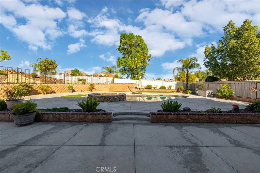 22270 Pinto Drive, Menifee, California 92587 home-pic-48