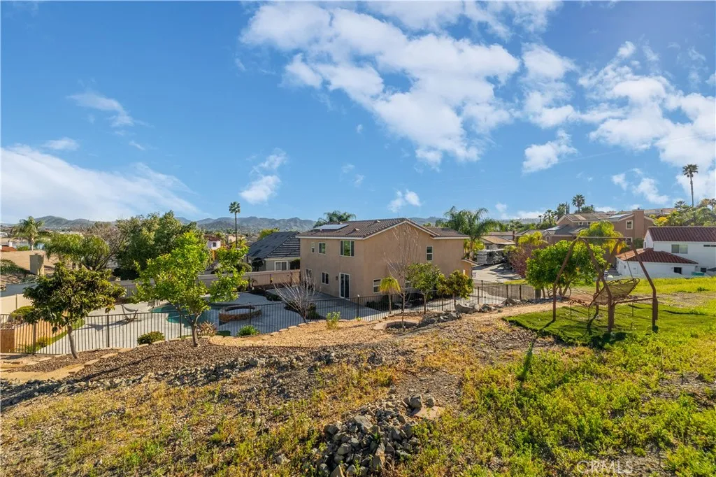 22270 Pinto Drive, Menifee, California 92587 home-pic-60