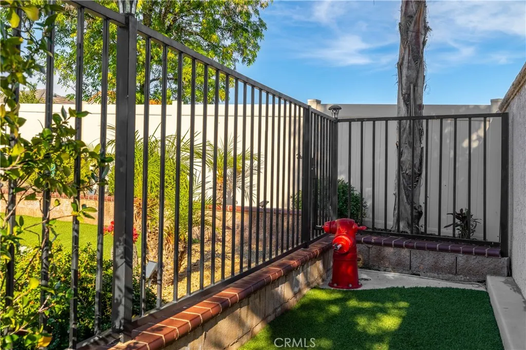 22270 Pinto Drive, Menifee, California 92587 home-pic-55