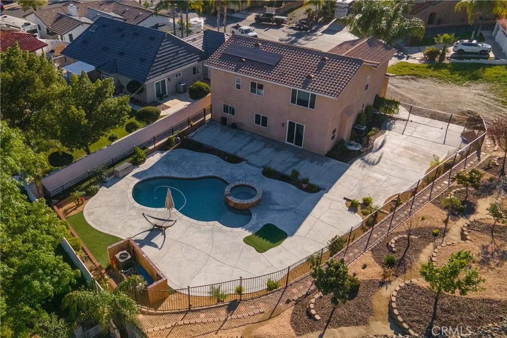22270 Pinto Drive, Menifee, California 92587 home-pic-2