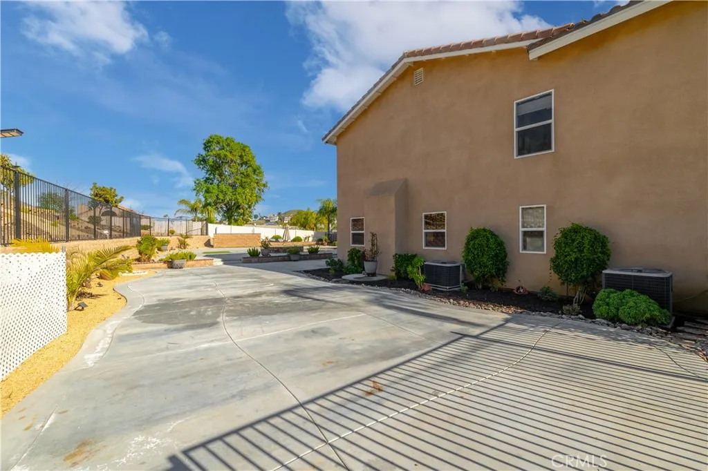 22270 Pinto Drive, Menifee, California 92587 home-pic-58