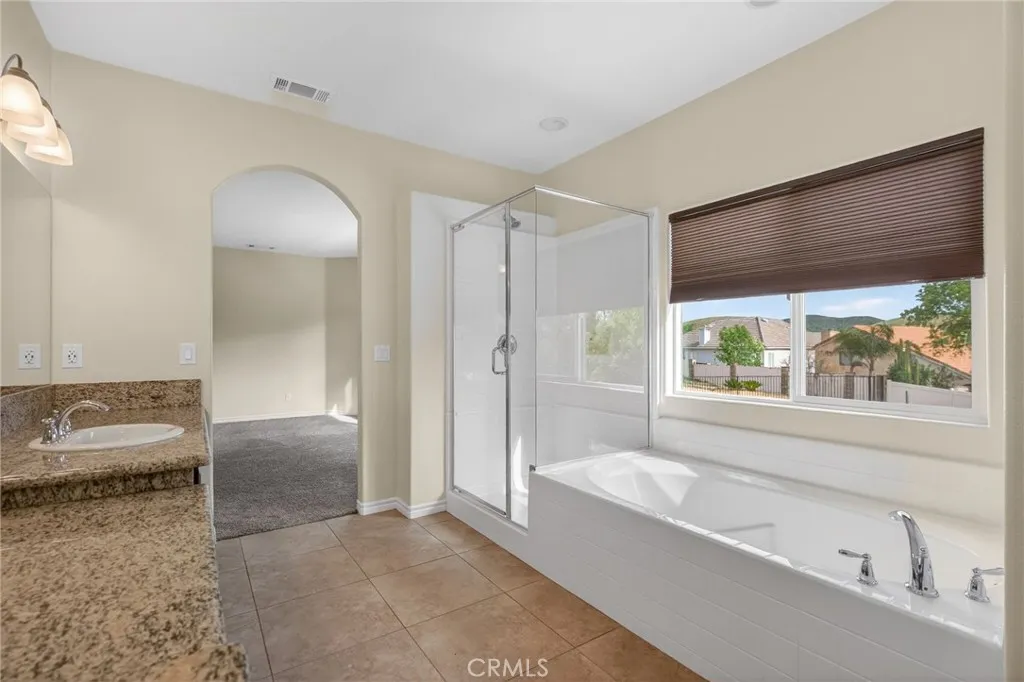 22270 Pinto Drive, Menifee, California 92587 home-pic-31