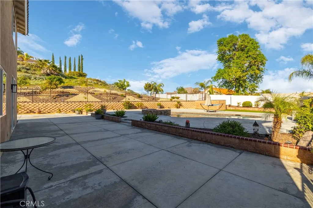 22270 Pinto Drive, Menifee, California 92587 home-pic-49