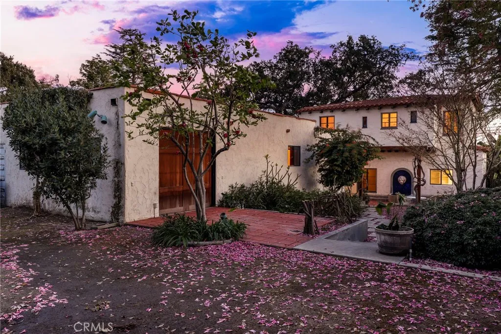 725 W Hillcrest Boulevard, Monrovia, California 91016 home-pic-1