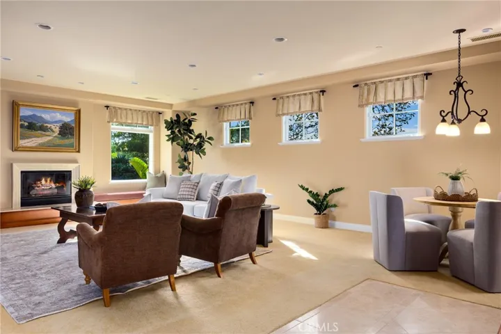 6935 Canada Vista, San Luis Obispo, California 93401