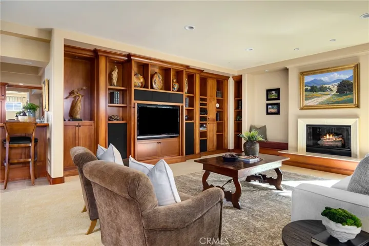 6935 Canada Vista, San Luis Obispo, California 93401
