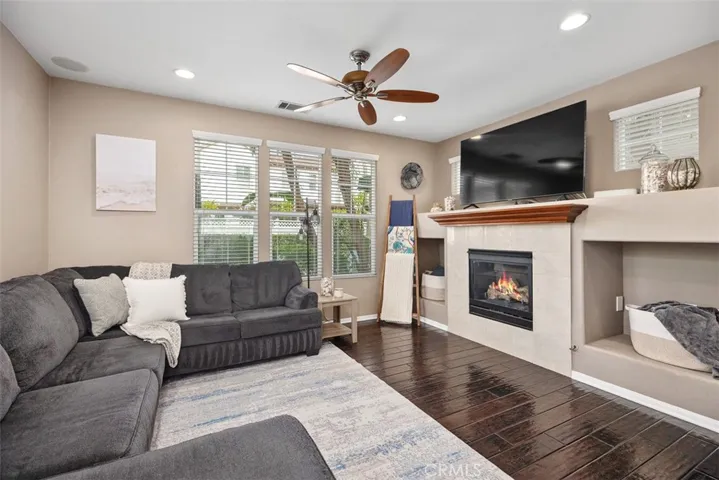 11 Oatfield Farm, Ladera Ranch, California 92694