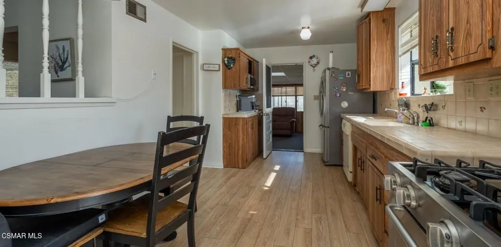 1271 Alexander Street, Simi Valley, California 93065 home-pic-3