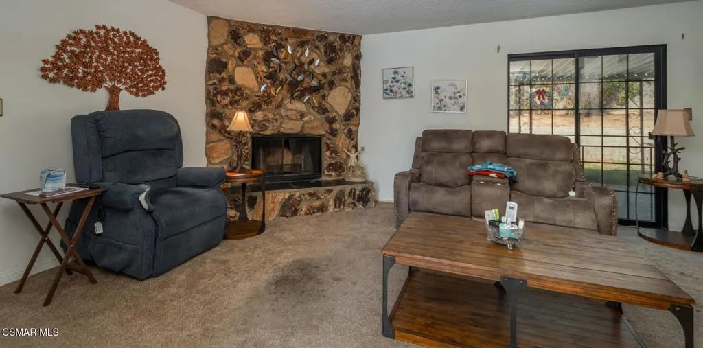 1271 Alexander Street, Simi Valley, California 93065 home-pic-4