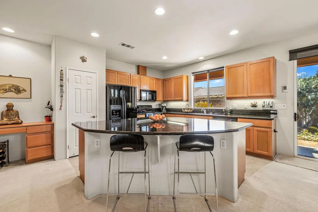 47496 Manteca Court, Indio, California 92201 home-pic-5