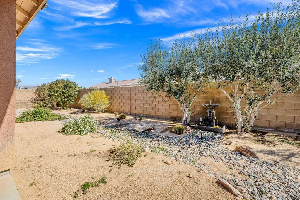 47496 Manteca Court, Indio, California 92201 home-pic-31