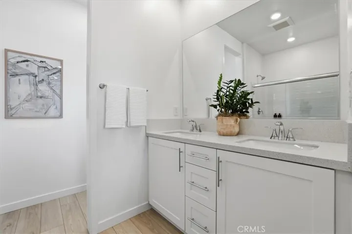 PHOTOS ARE OF MODEL MATCH - INTERIOR/EXTERIOR FINISHES MAY VARY