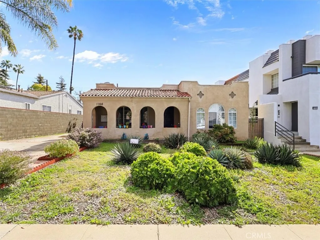 1168 Justin Avenue 4, Glendale, California 91201 home-pic-1