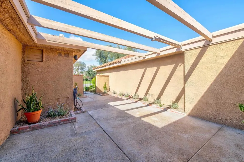 19 Granada Dr, Rancho Mirage, California 92270 home-pic-5
