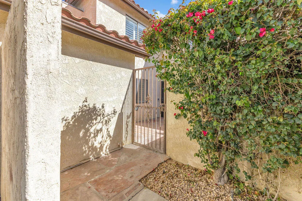 204 Lakecrest Lane, Palm Desert, California 92260 home-pic-39