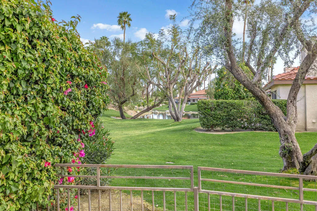 204 Lakecrest Lane, Palm Desert, California 92260 home-pic-31