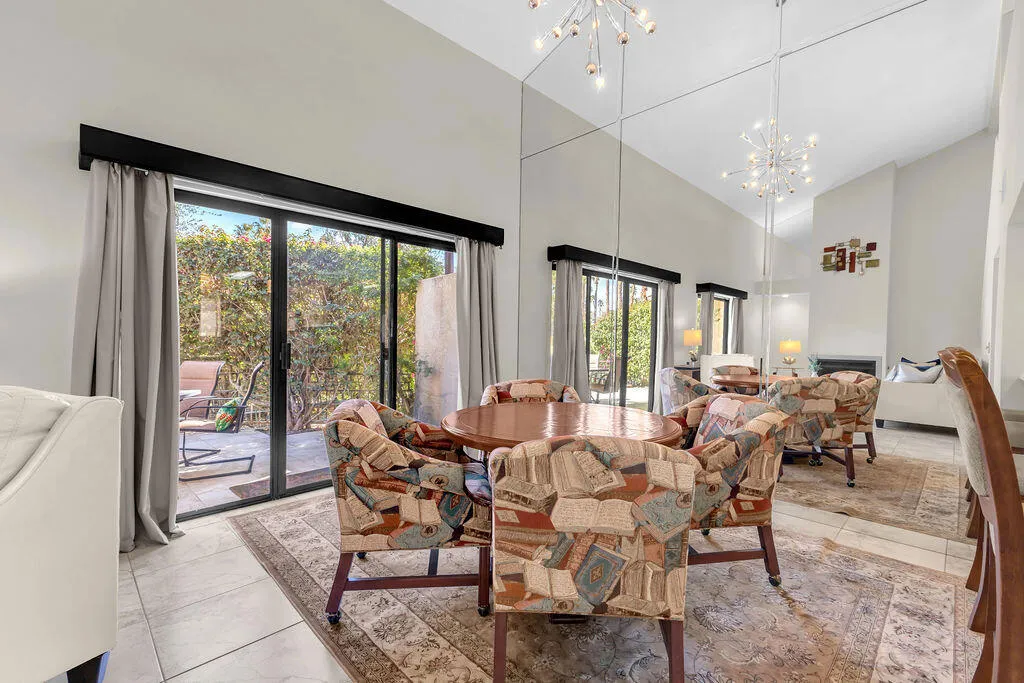 204 Lakecrest Lane, Palm Desert, California 92260 home-pic-10