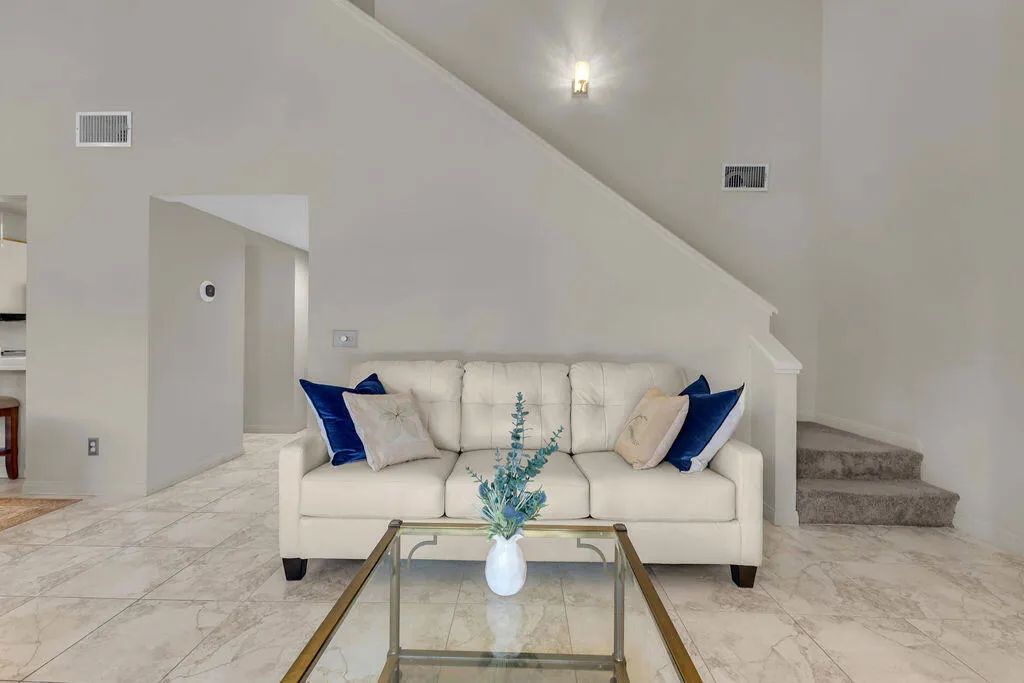 204 Lakecrest Lane, Palm Desert, California 92260 home-pic-7
