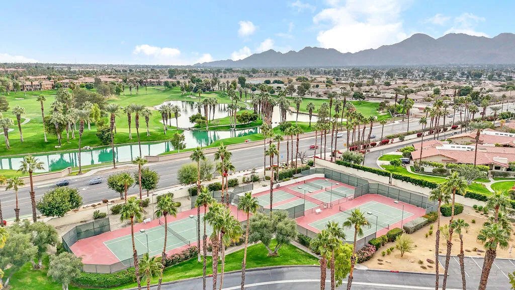 204 Lakecrest Lane, Palm Desert, California 92260 home-pic-57