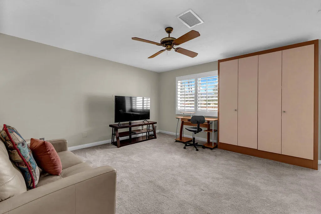 204 Lakecrest Lane, Palm Desert, California 92260 home-pic-24
