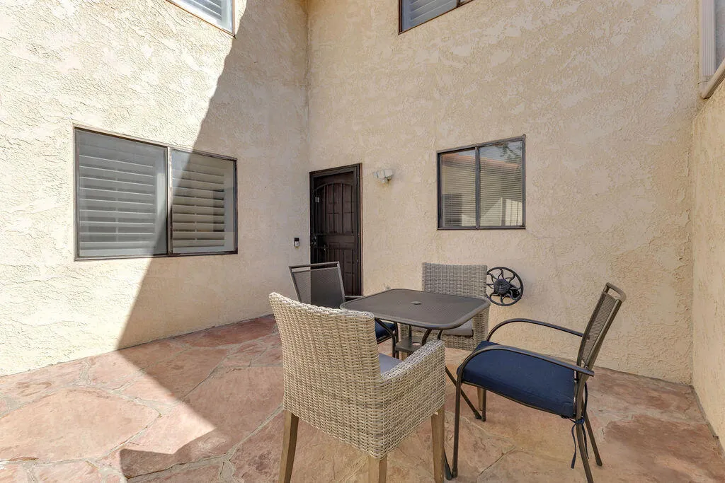 204 Lakecrest Lane, Palm Desert, California 92260 home-pic-40