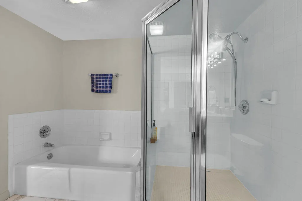 204 Lakecrest Lane, Palm Desert, California 92260 home-pic-19