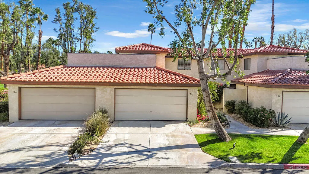 204 Lakecrest Lane, Palm Desert, California 92260 home-pic-2