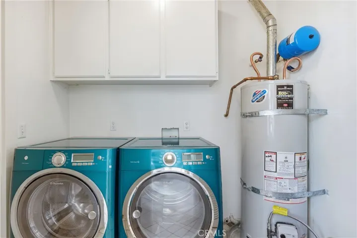 Service porch/laundry