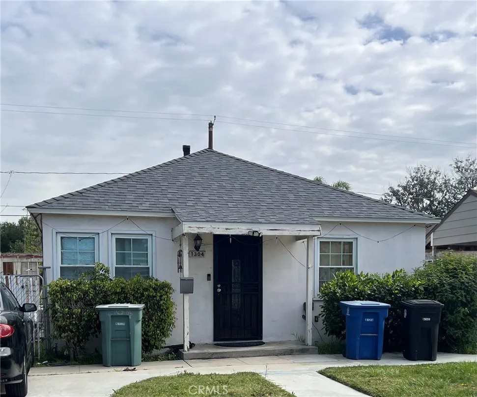 1304 N Griffith Park, Burbank, California 91506 home-pic-1