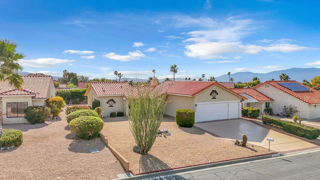 64543 Pinehurst Circle, Desert Hot Springs, California 92240 home-pic-2