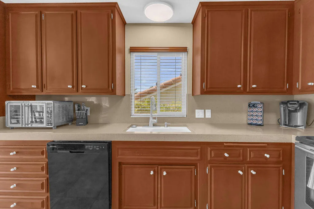 64543 Pinehurst Circle, Desert Hot Springs, California 92240 home-pic-11