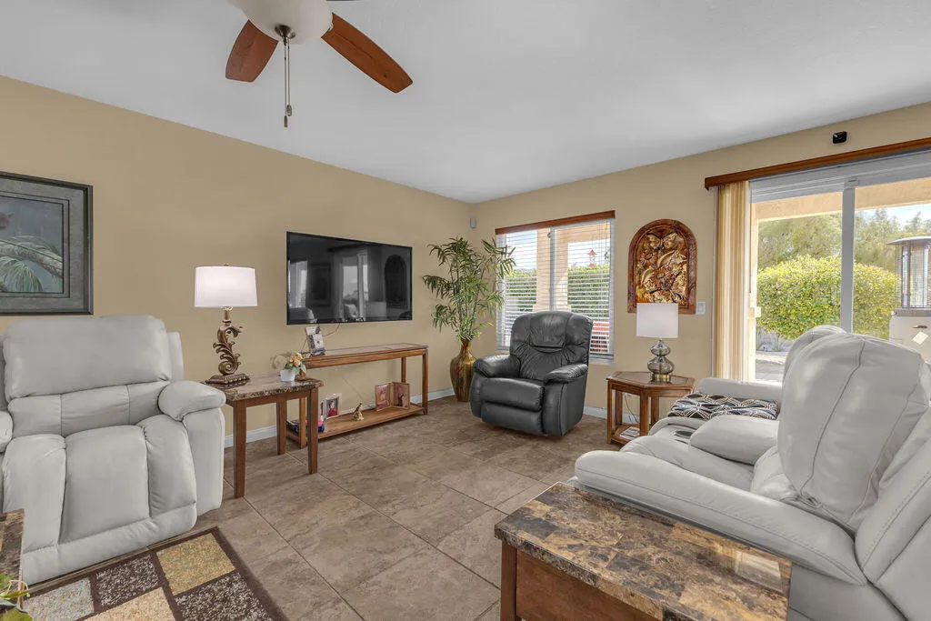 64543 Pinehurst Circle, Desert Hot Springs, California 92240 home-pic-7