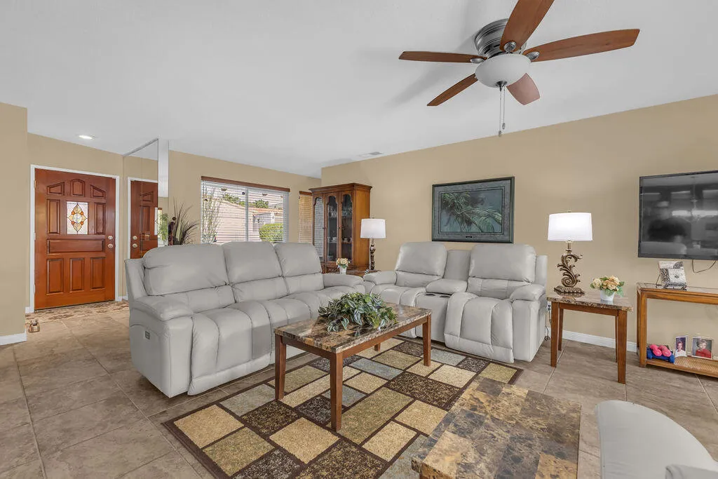 64543 Pinehurst Circle, Desert Hot Springs, California 92240 home-pic-21
