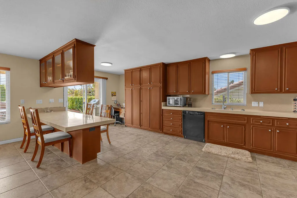 64543 Pinehurst Circle, Desert Hot Springs, California 92240 home-pic-16