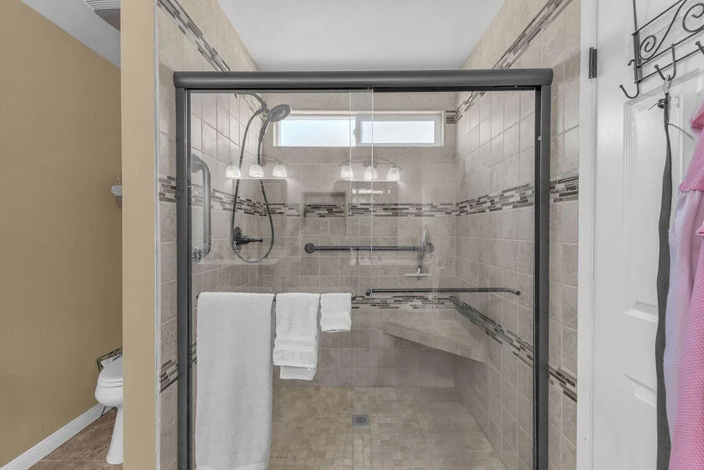64543 Pinehurst Circle, Desert Hot Springs, California 92240 home-pic-30