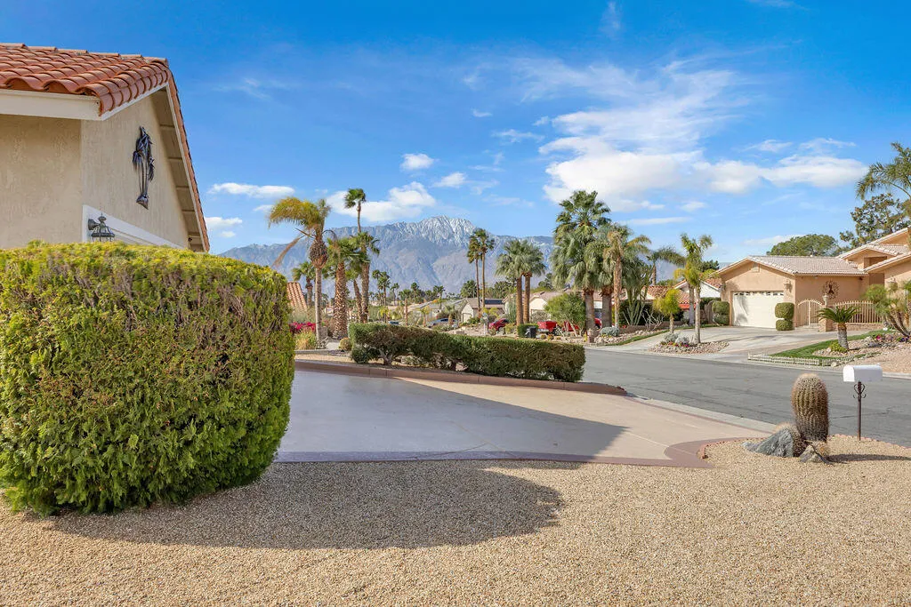 64543 Pinehurst Circle, Desert Hot Springs, California 92240 home-pic-37