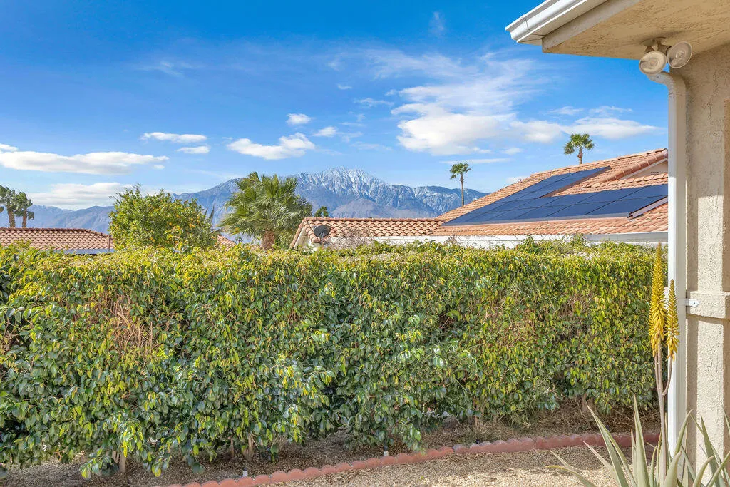 64543 Pinehurst Circle, Desert Hot Springs, California 92240 home-pic-51