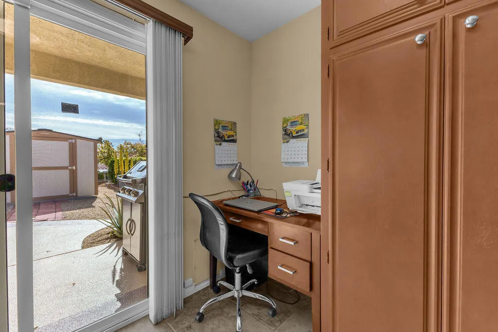 64543 Pinehurst Circle, Desert Hot Springs, California 92240 home-pic-8