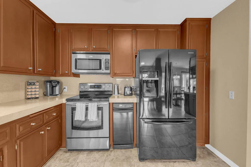 64543 Pinehurst Circle, Desert Hot Springs, California 92240 home-pic-13