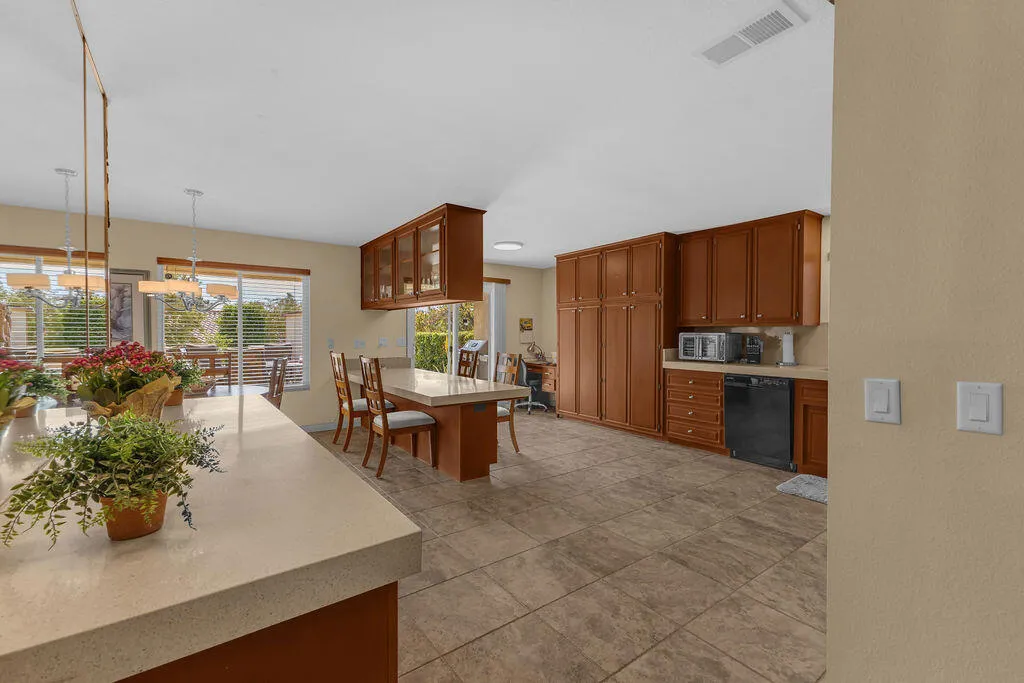 64543 Pinehurst Circle, Desert Hot Springs, California 92240 home-pic-17