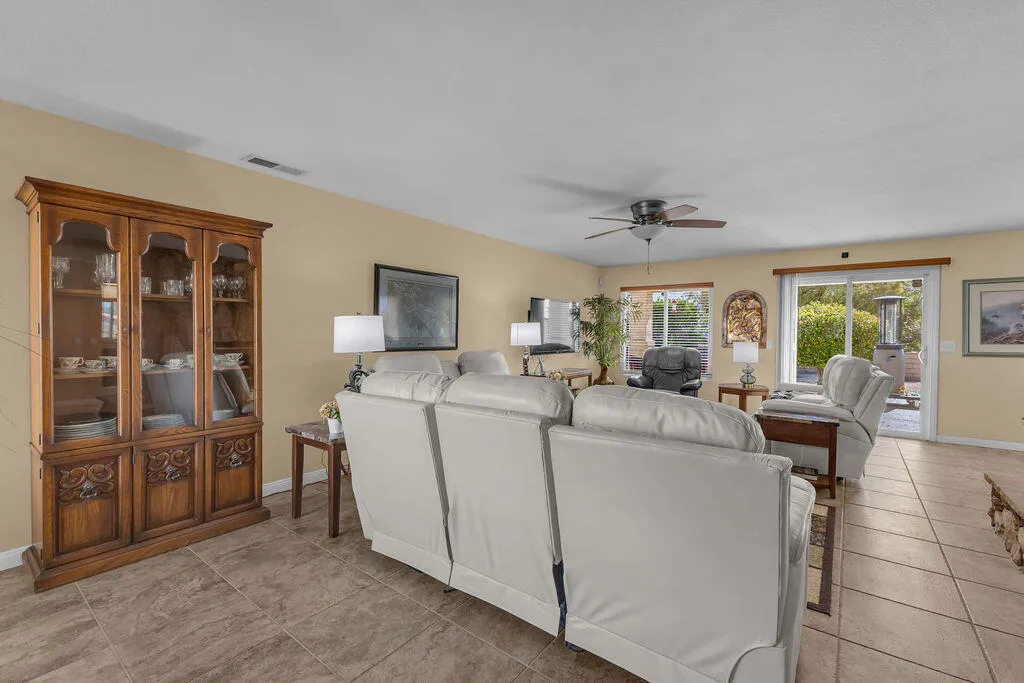 64543 Pinehurst Circle, Desert Hot Springs, California 92240 home-pic-22