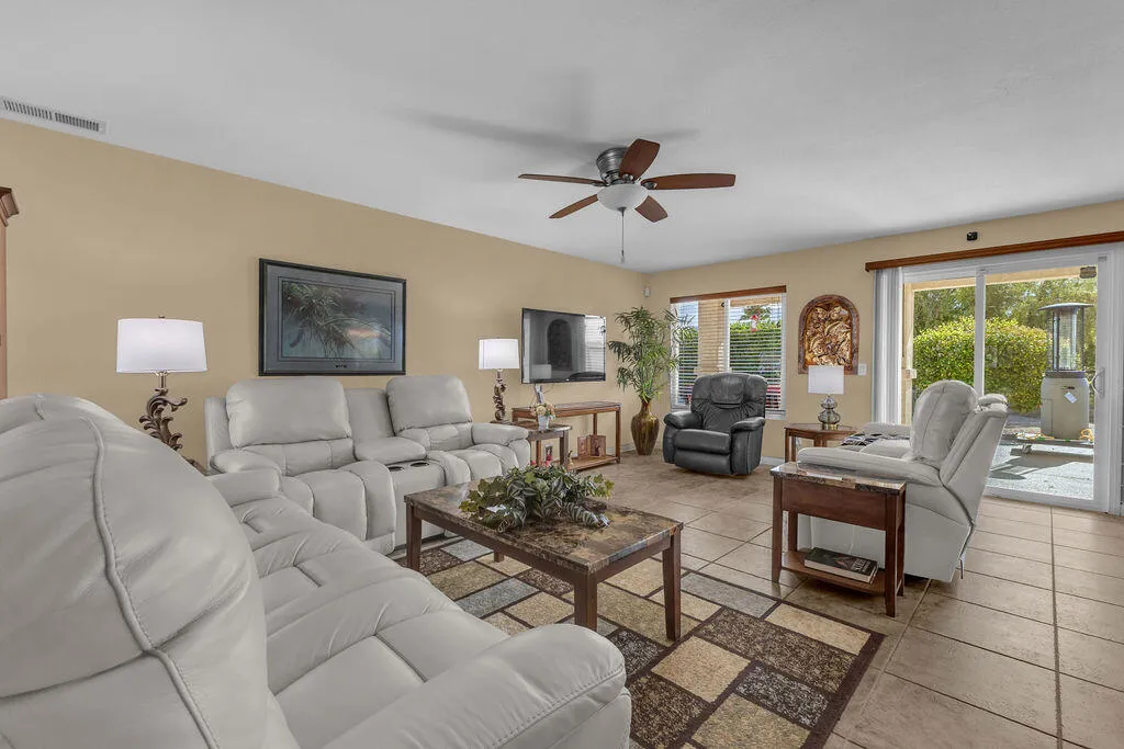 64543 Pinehurst Circle, Desert Hot Springs, California 92240 home-pic-24