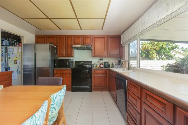 1316 Holly Leaf Way, Diamond Bar, California 91765