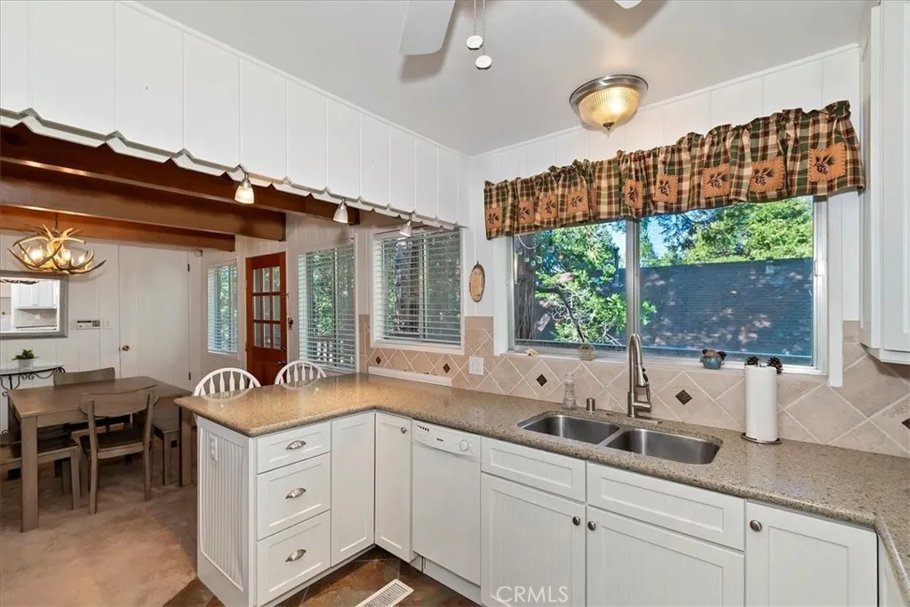 180 Joaquin Miller, Lake Arrowhead, California 92352 home-pic-15