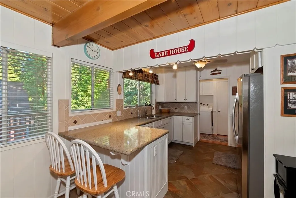 180 Joaquin Miller, Lake Arrowhead, California 92352 home-pic-11