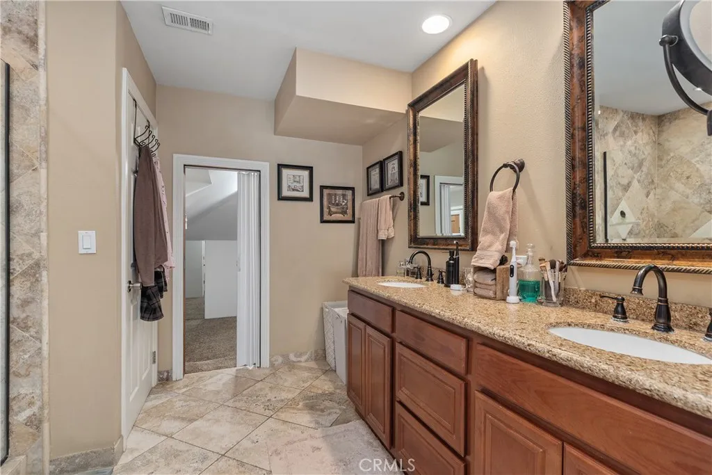 1426 Franzen, Santa Ana, California 92705 home-pic-25