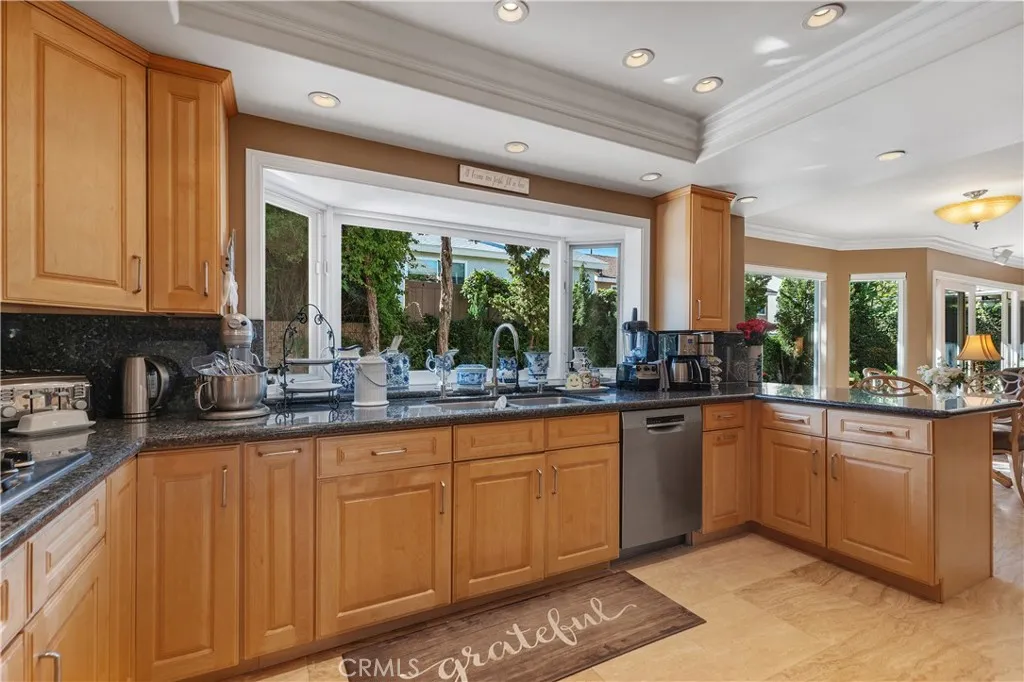 1426 Franzen, Santa Ana, California 92705 home-pic-21