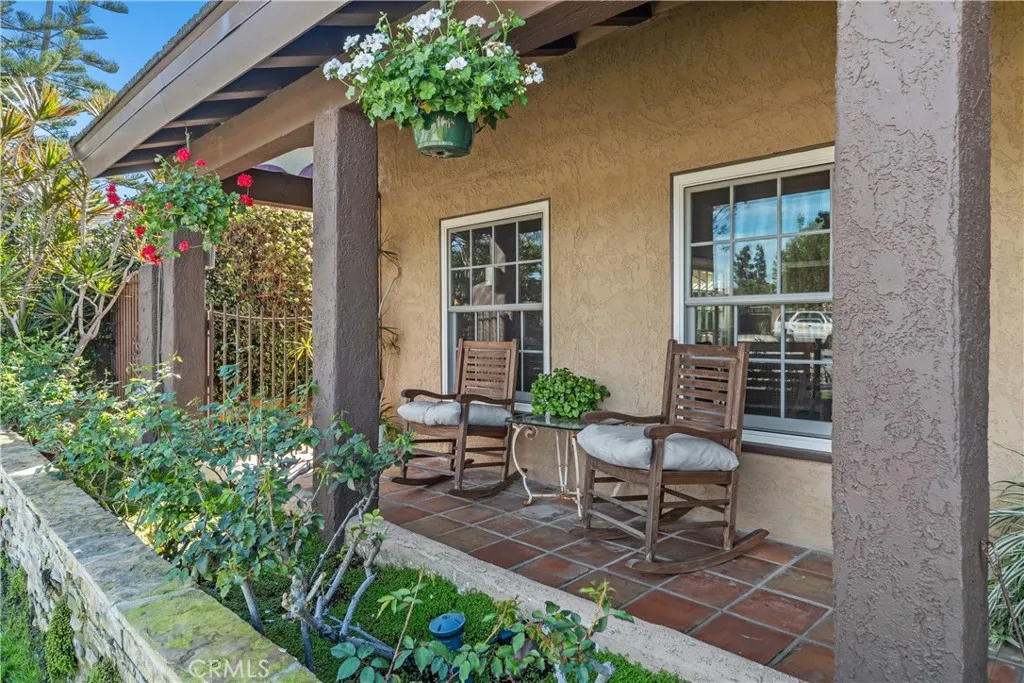 1426 Franzen, Santa Ana, California 92705 home-pic-3