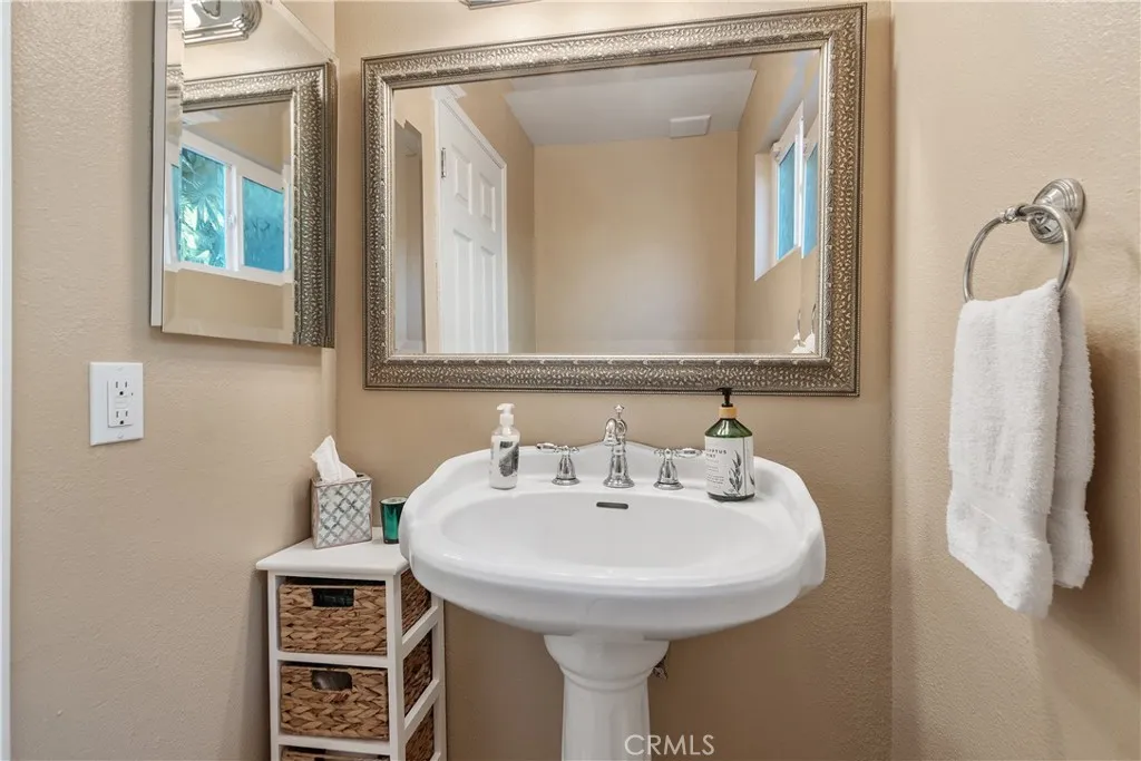 1426 Franzen, Santa Ana, California 92705 home-pic-34