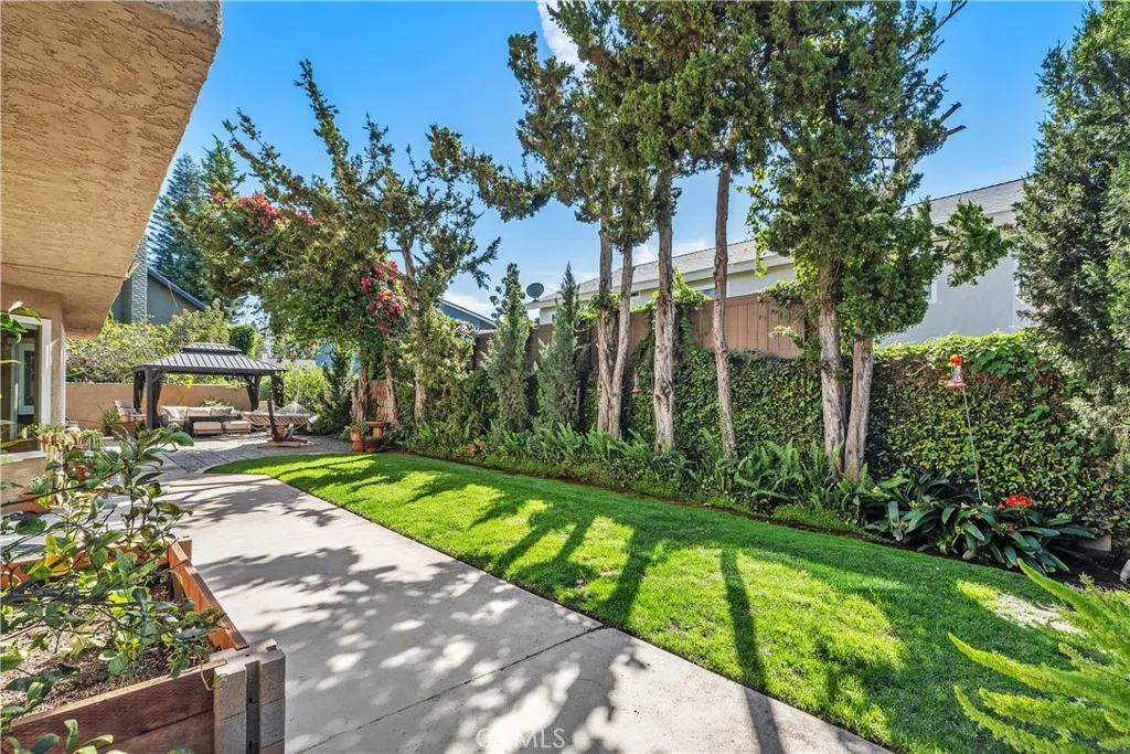 1426 Franzen, Santa Ana, California 92705 home-pic-36